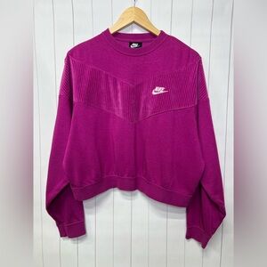 Nike - Crewneck Crop Sweatshirt - Medium